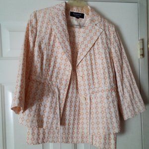 Signature by Larry Levine seersucker 2 piece suit. Size 10